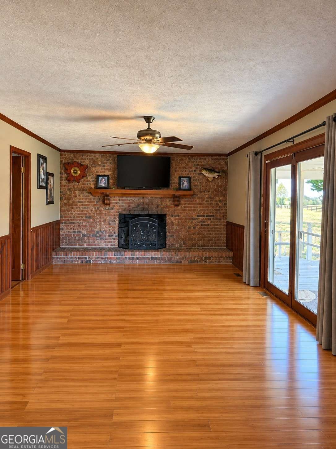 325 Racetrack RD