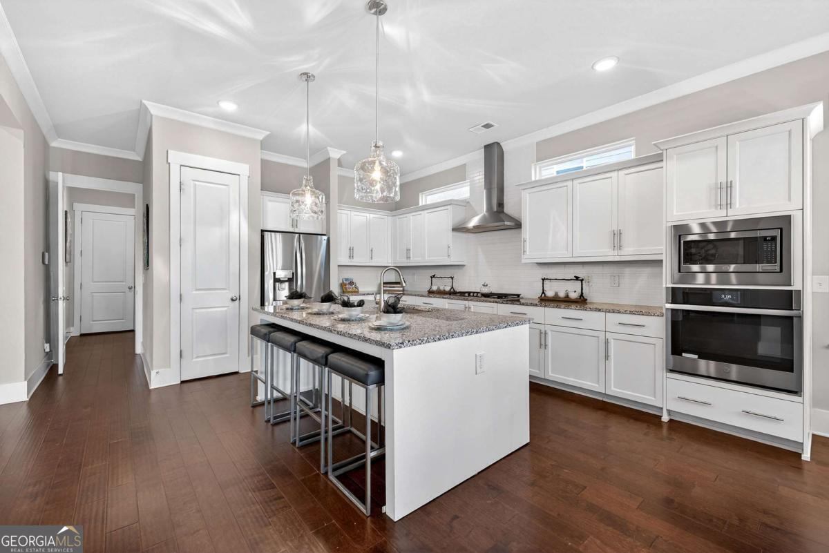 1088 Heatherland DR NE