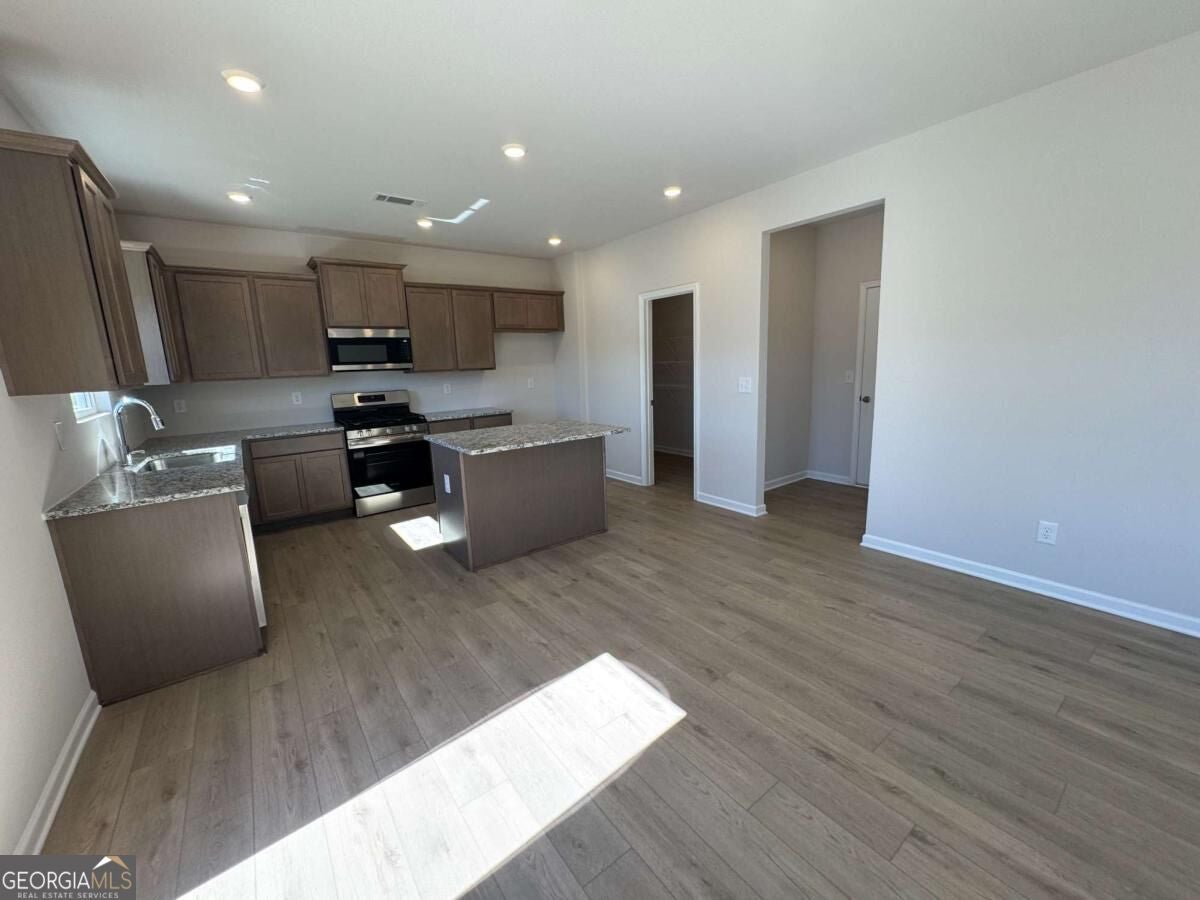 821 Oakmont TRCE