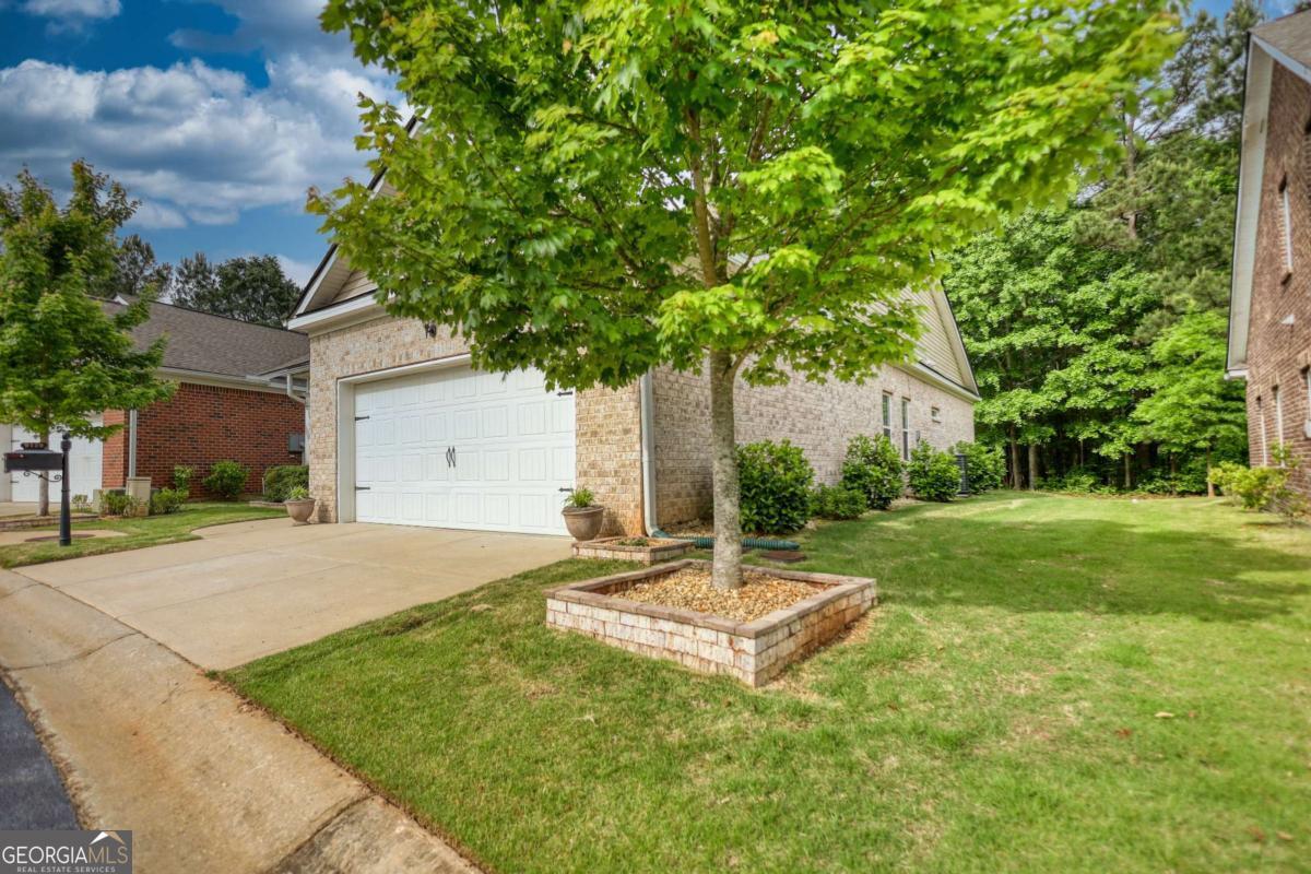 9120 Leverett CIR