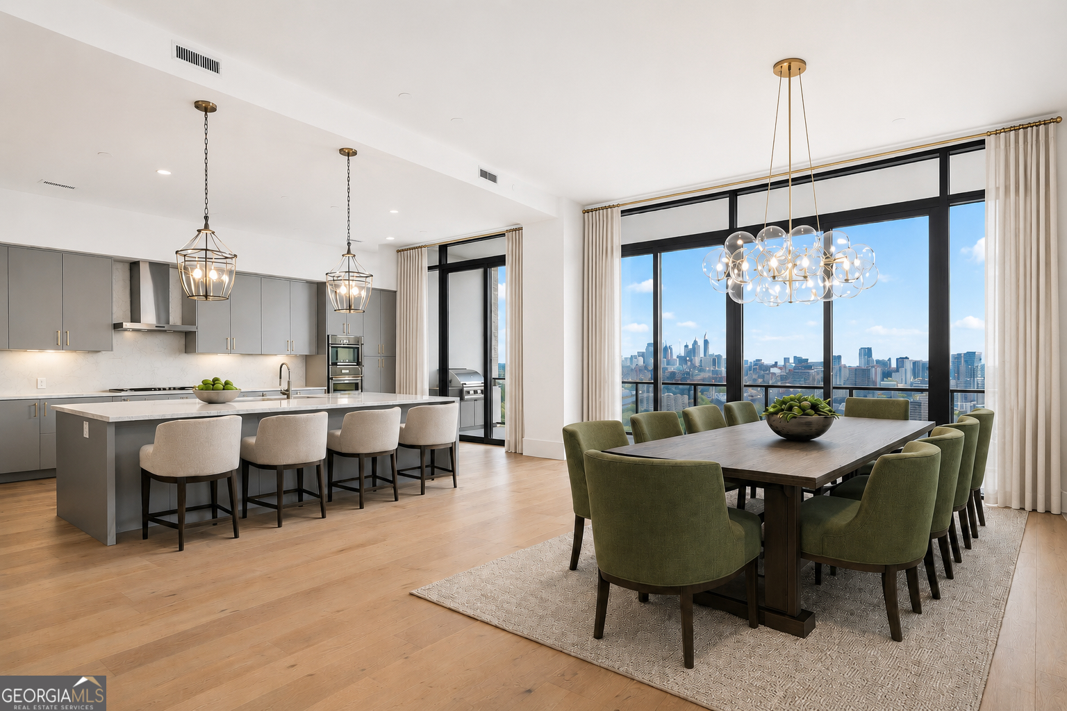 2425 Peachtree RD 1806