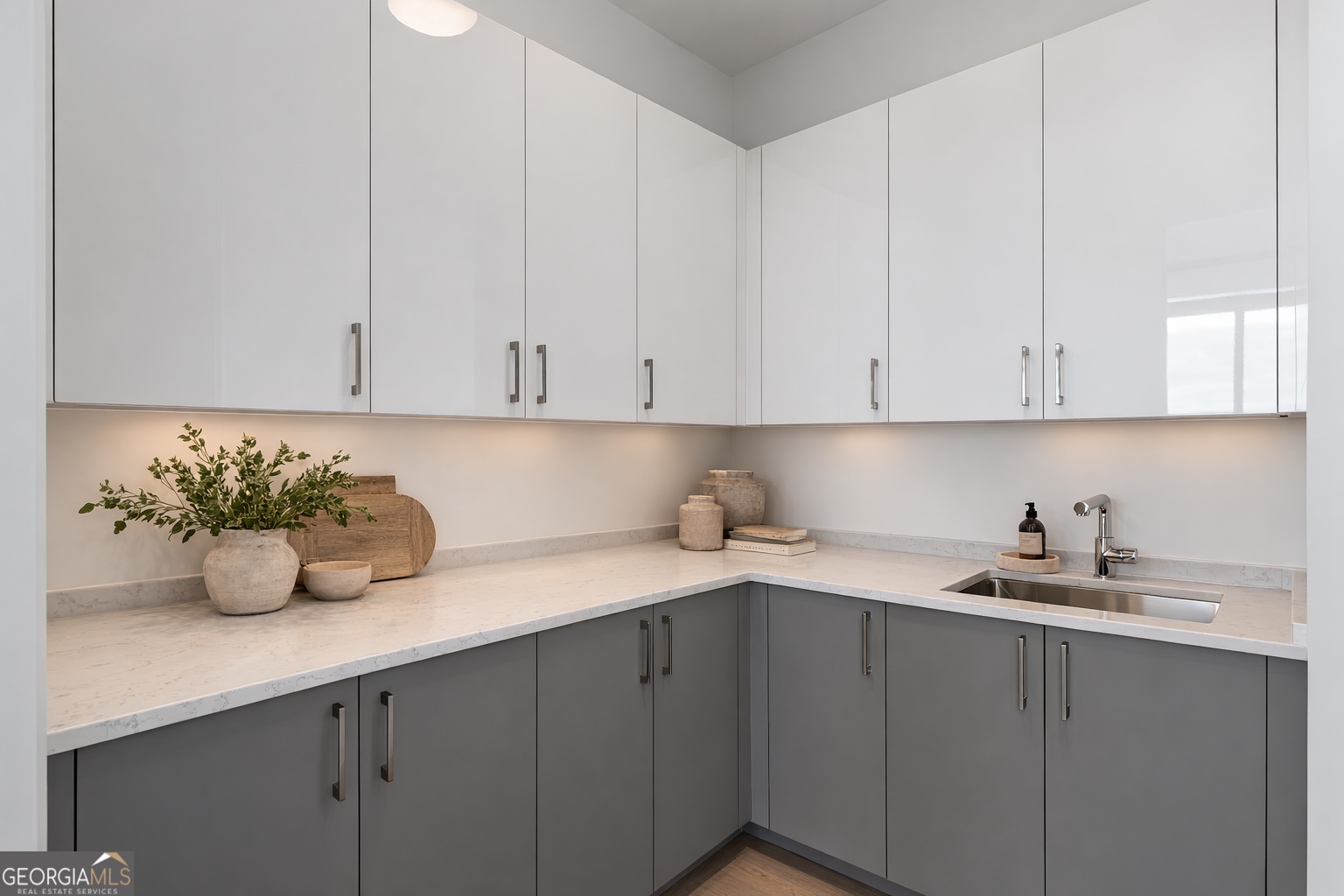 2425 Peachtree RD 1806