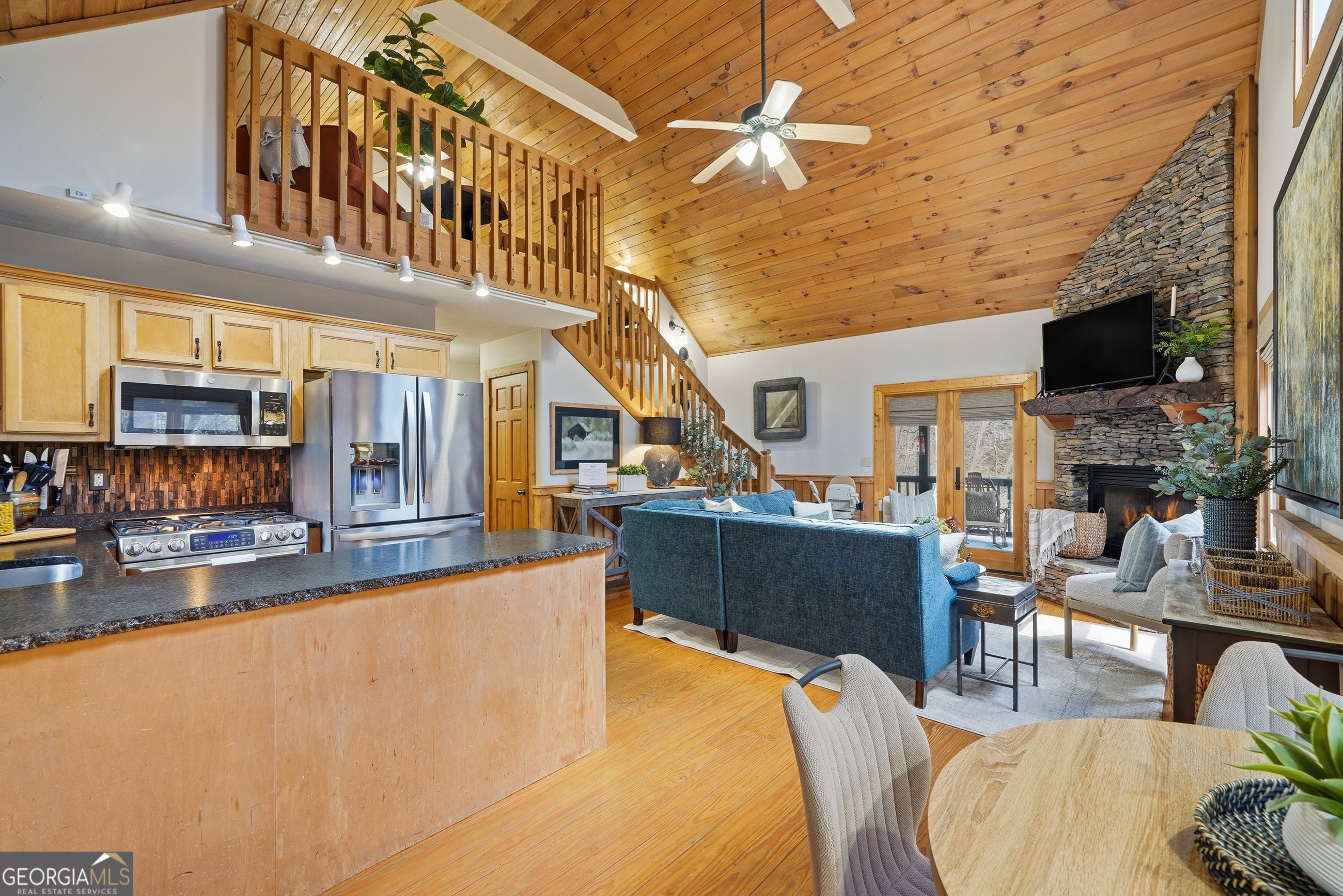 1449 Cherokee LN