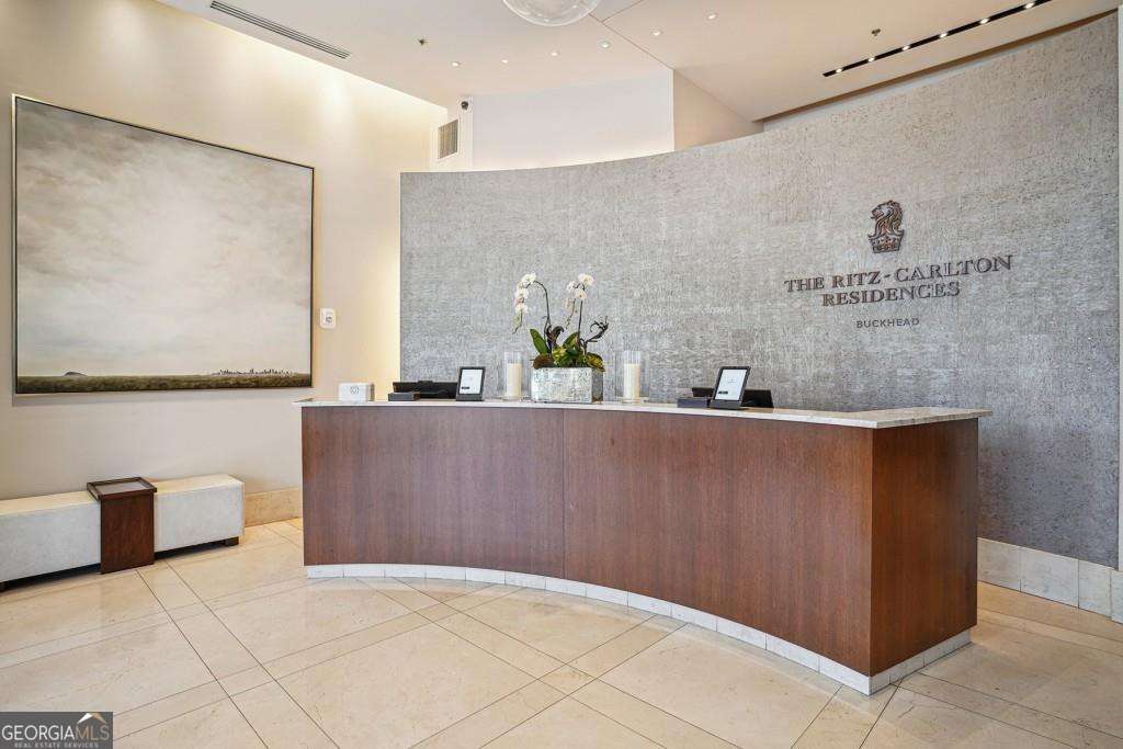 3630 Peachtree RD NE 2404