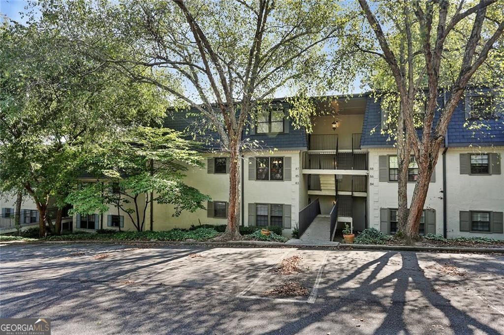 Photo of 82 Montre Square NW, Atlanta, GA 30327 (MLS # 10740045)