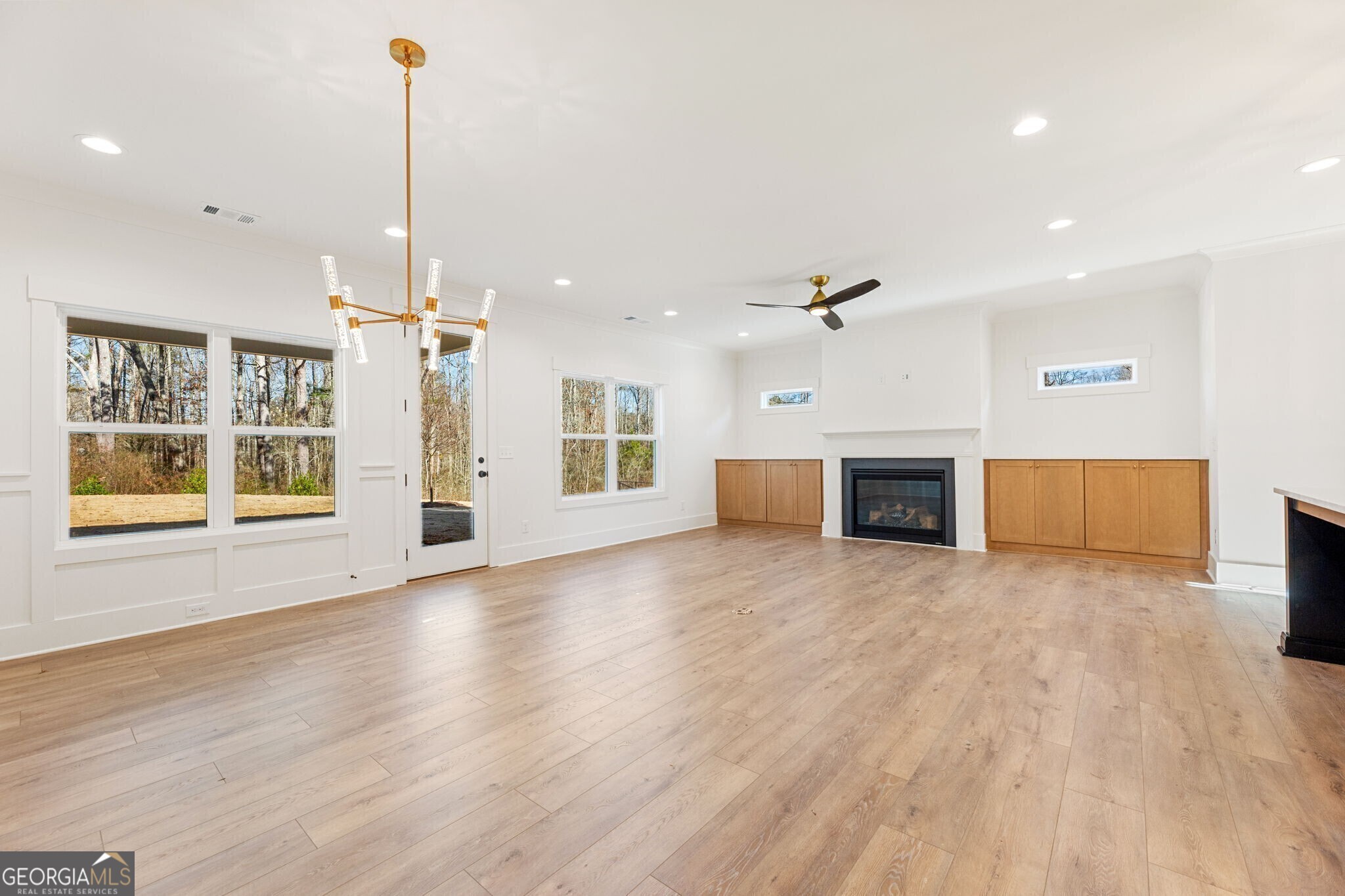 3420 Hillshire DR