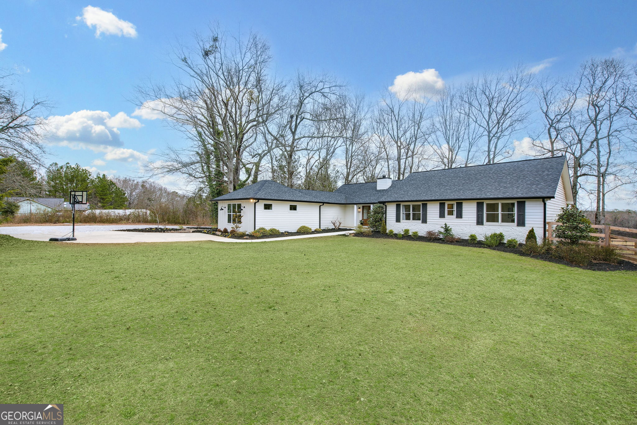 757 Fischer RD