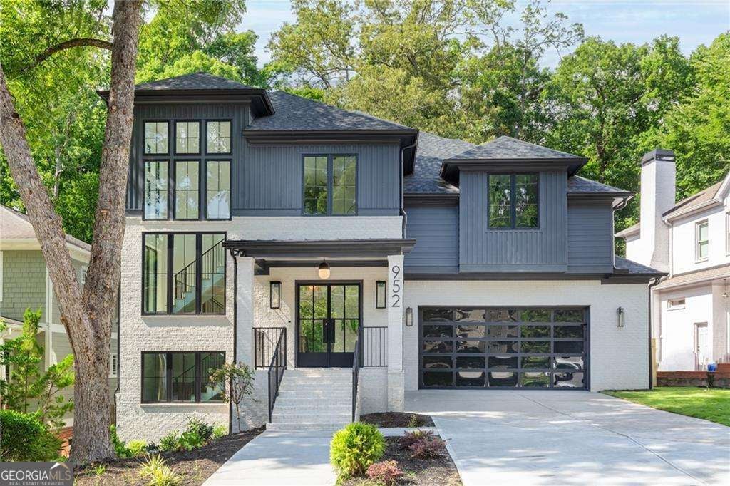 Photo of 952 Cumberland Road NE, Atlanta, GA 30306 (MLS # 10812550)