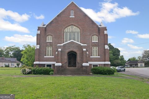 54 Church ST Grantville GA 30220