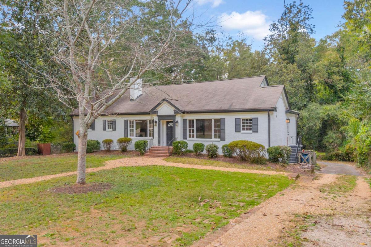 590 Highland AVE
