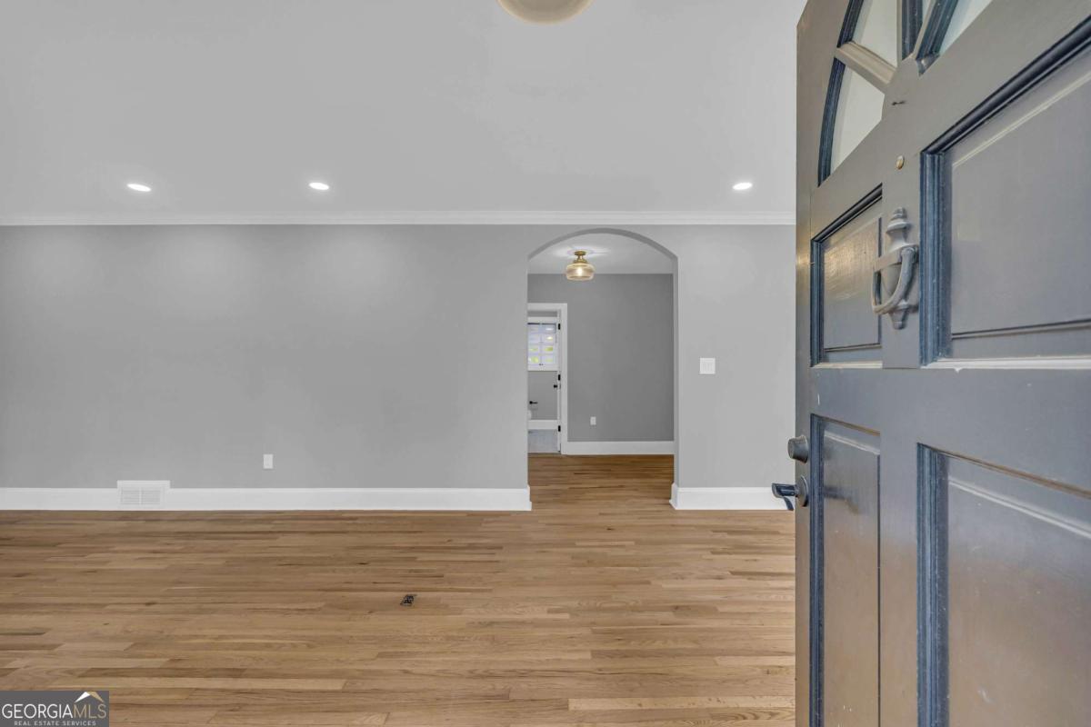 590 Highland AVE