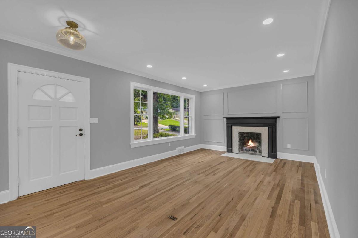 590 Highland AVE