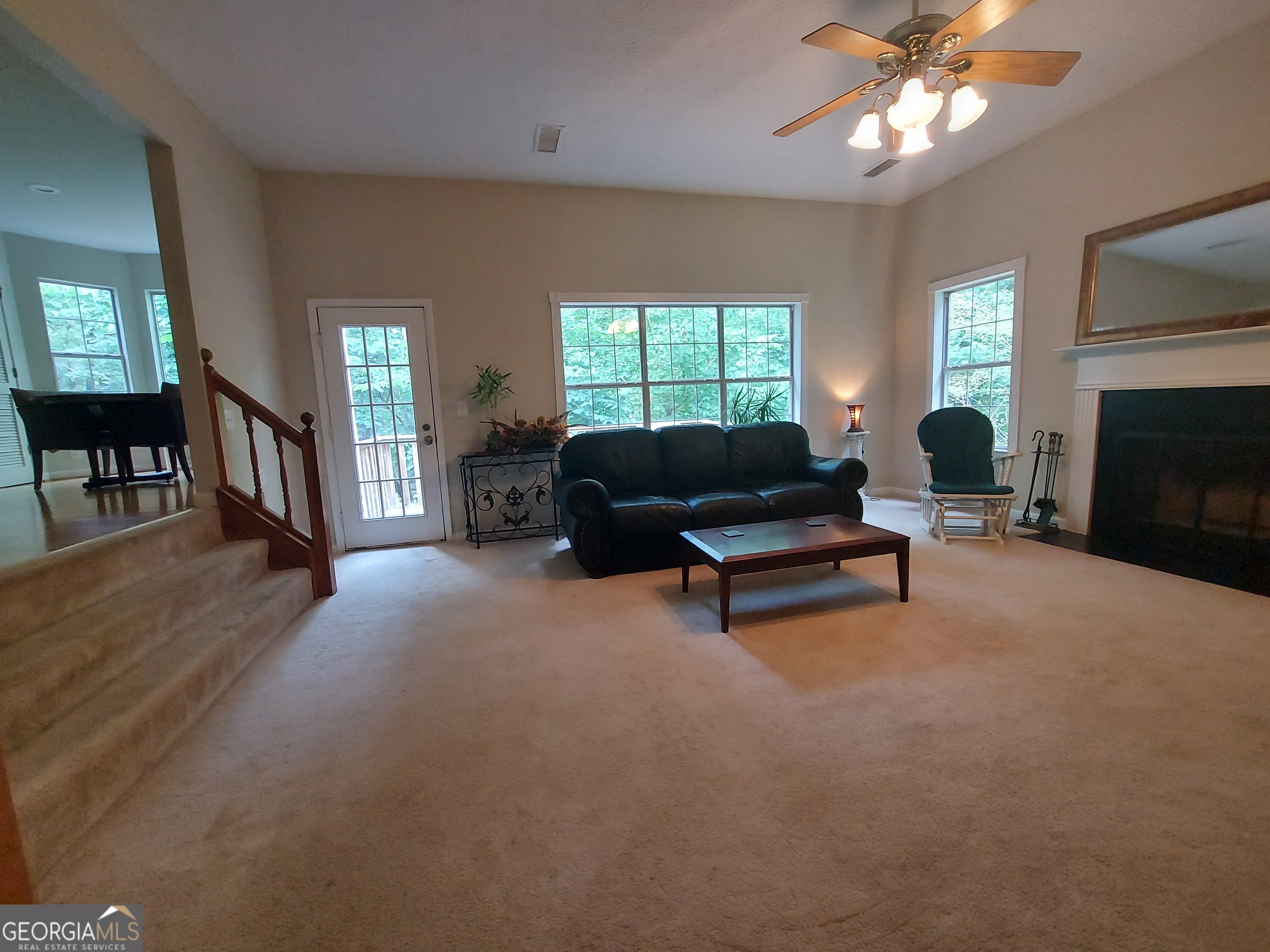 2737 Crestworth LN