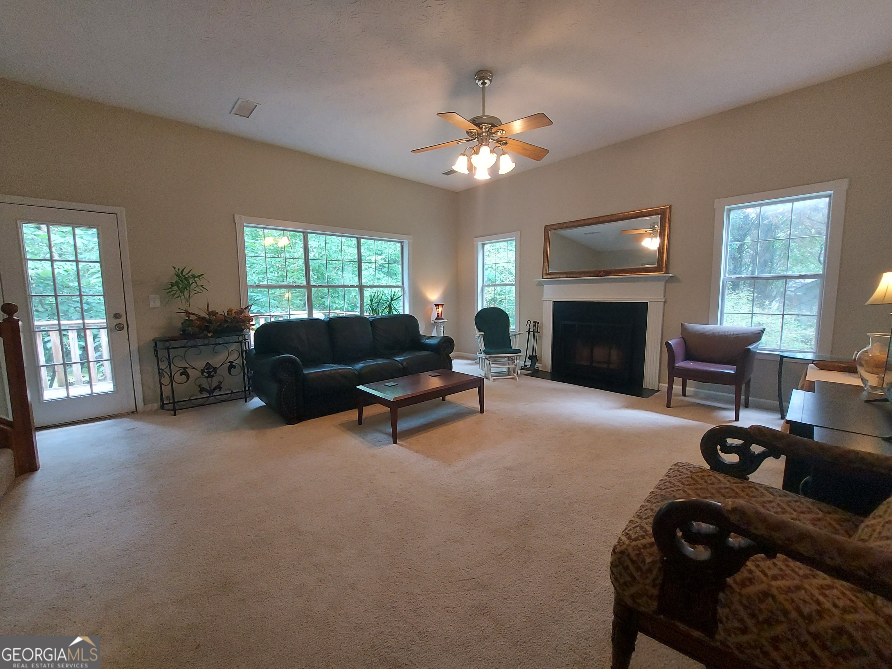 2737 Crestworth LN