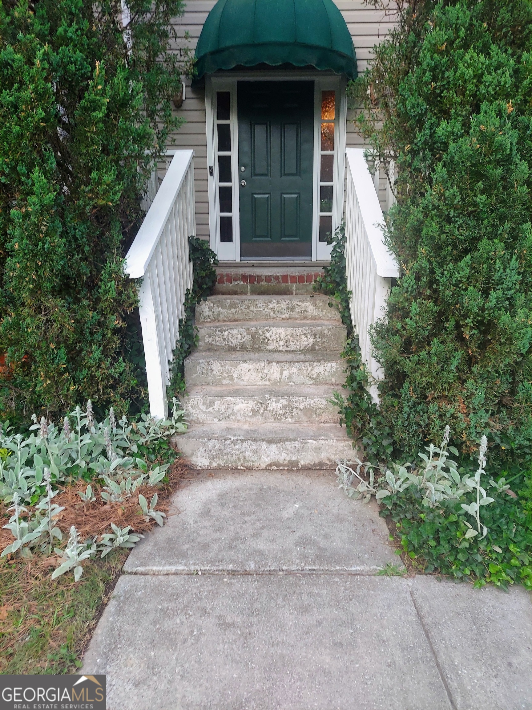 2737 Crestworth LN