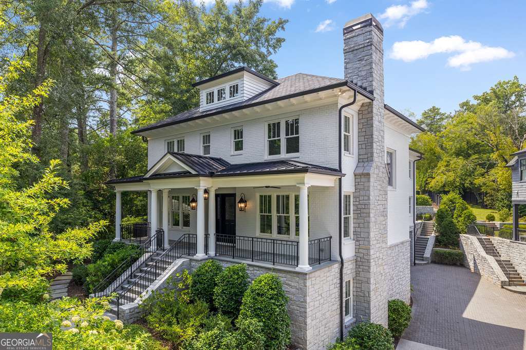 18 Polo DR NE