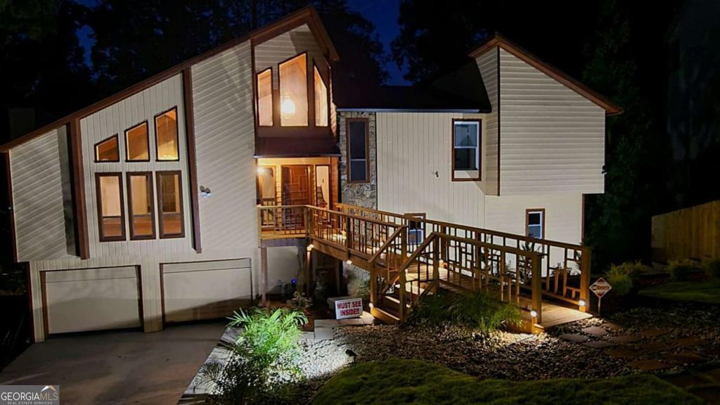 Photo of 2696 Long Lake Terrace NE, Roswell, GA 30075 (MLS # 10655218)