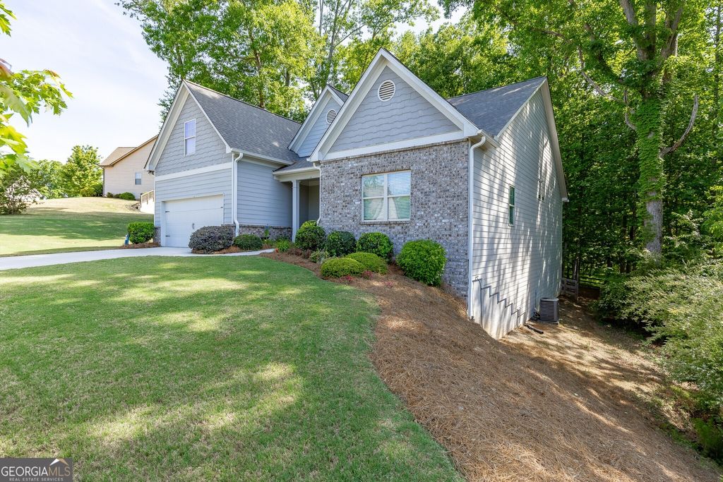 Photo of 6567 Teal Trail Drive, Flowery Branch, GA 30542 (MLS # 10758361)