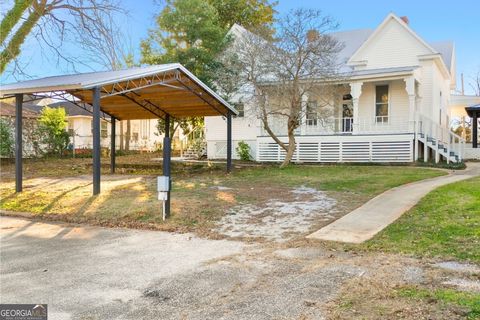 A home in Lafeyette