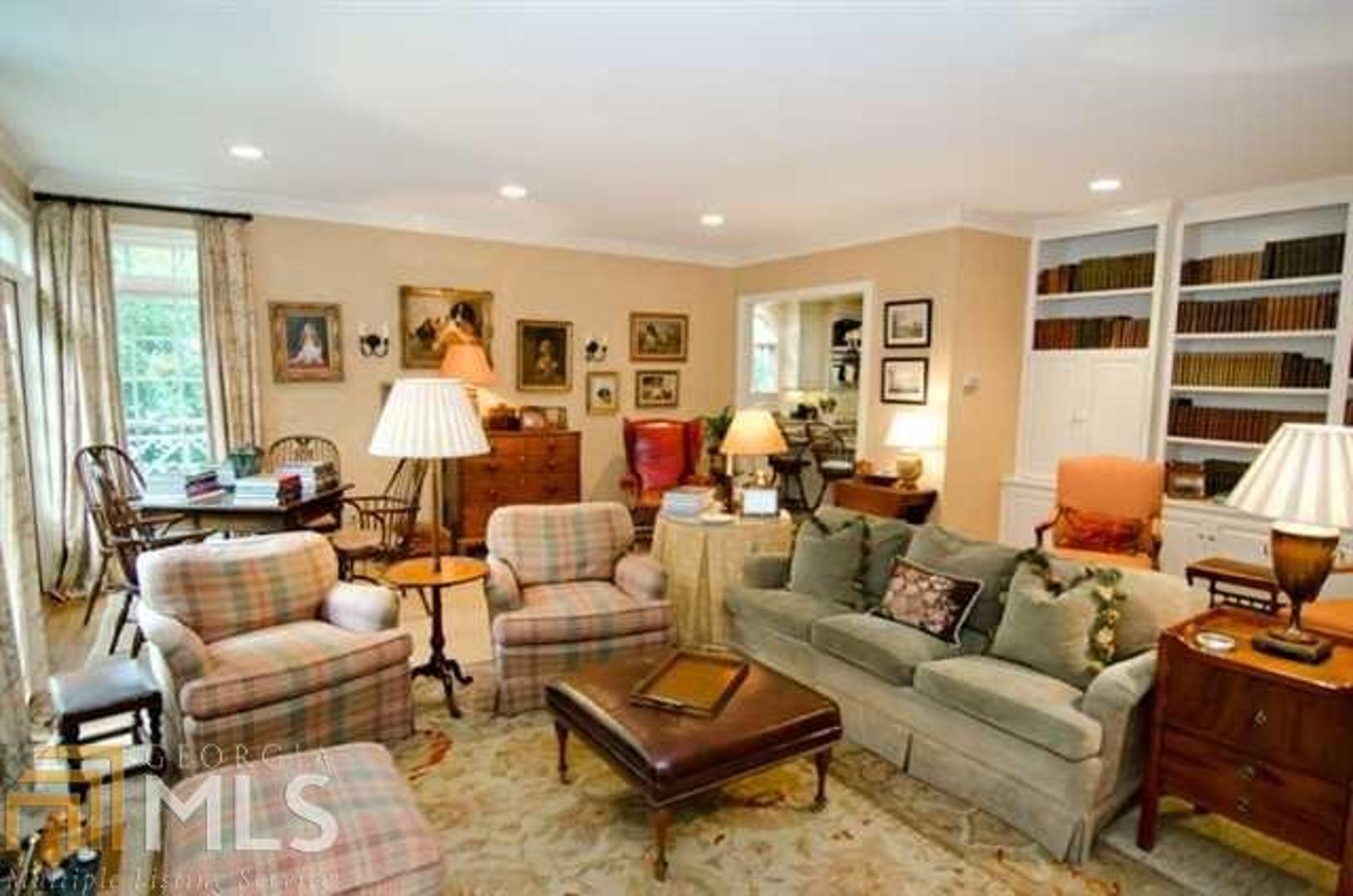 Haynes Manor - Residential