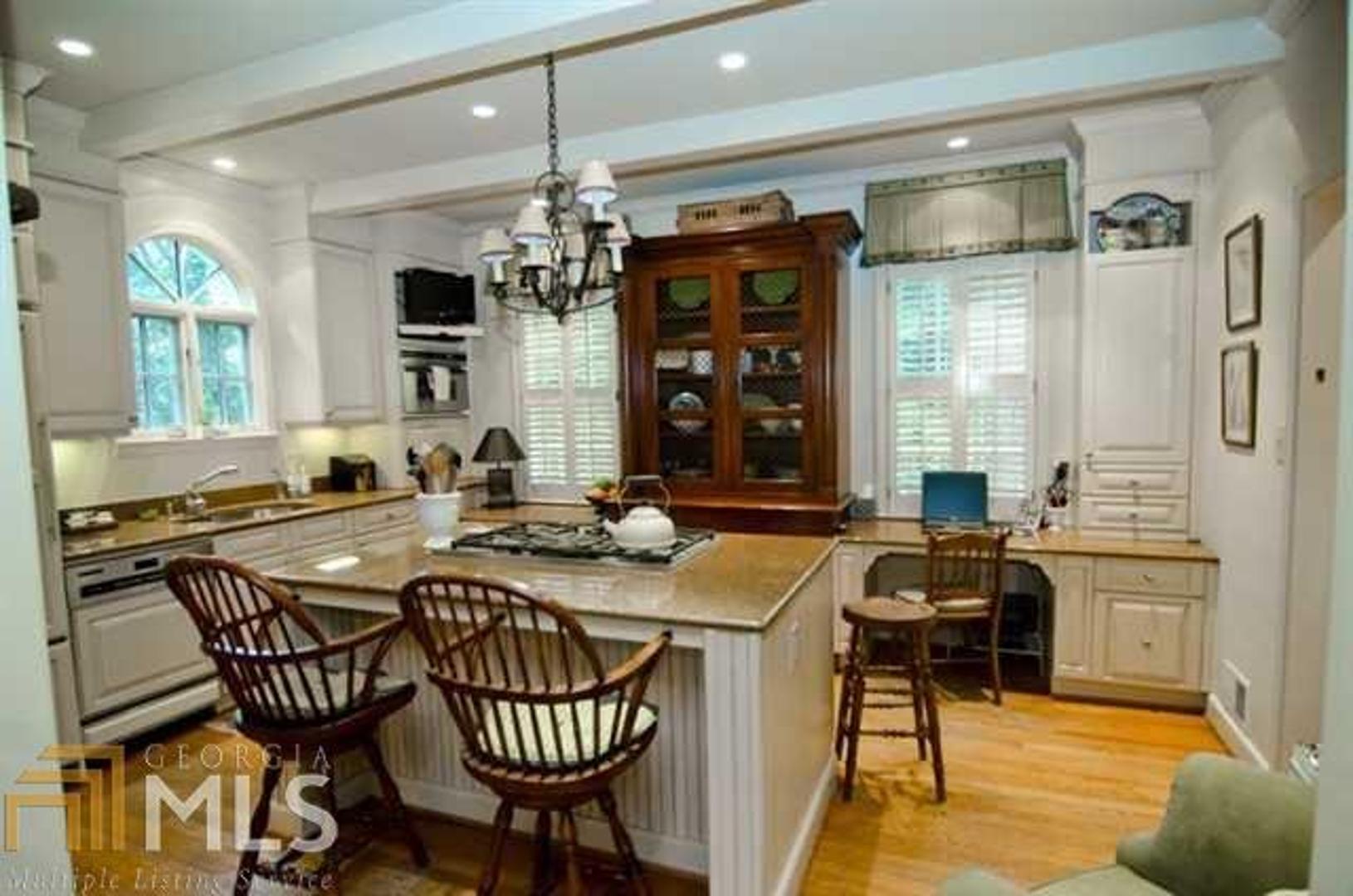 Haynes Manor - Residential