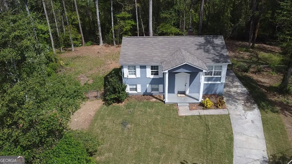 Photo of 8427 Fredericksburg Court, Jonesboro, GA 30238 (MLS # 10722036)