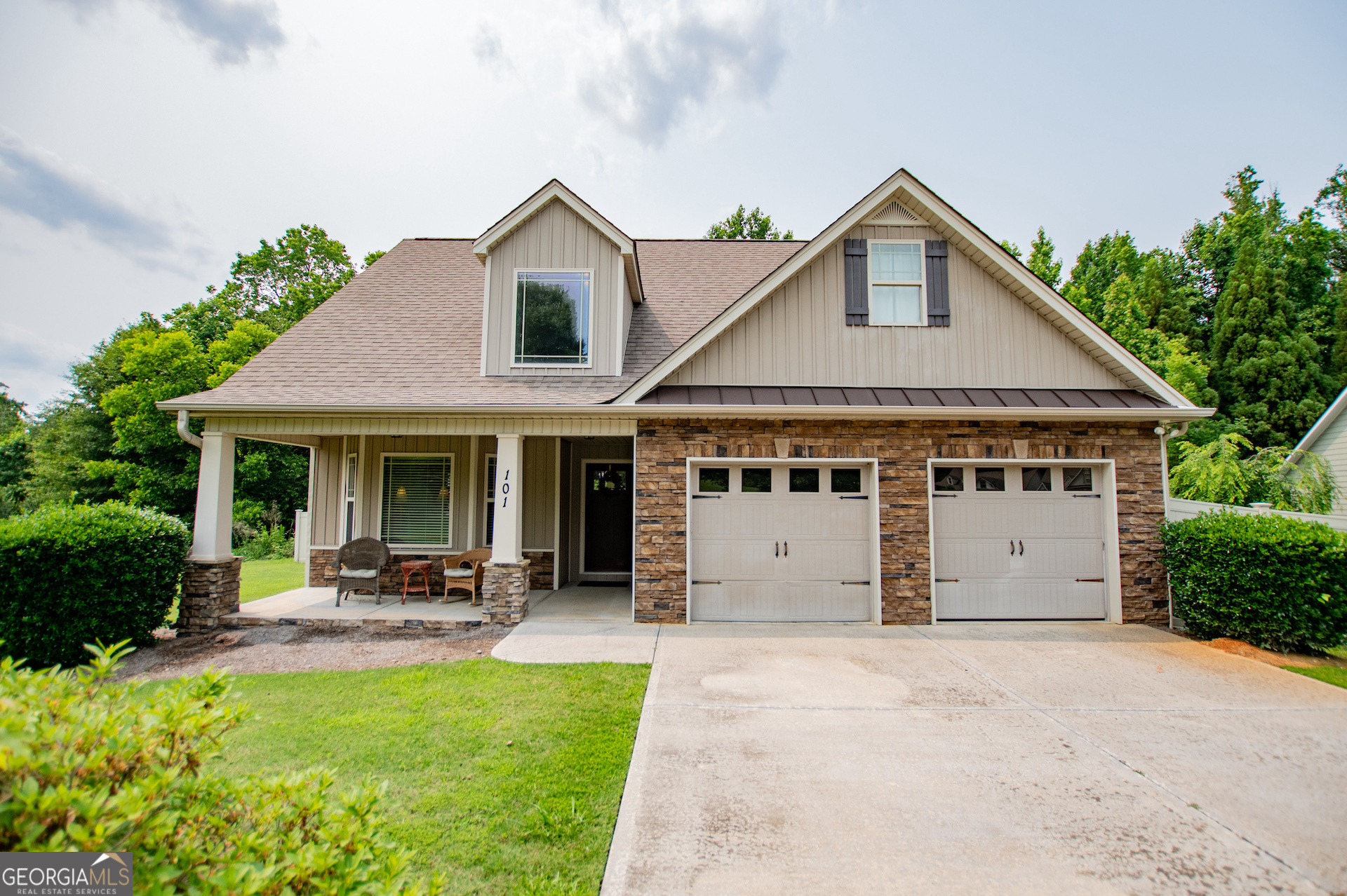 Come home to this charming home in sought after Mill Pond. Features include a wood burning fireplace, lots of closets including 3 walk-in closets, fenced in backyard, hardwood floors on main level and on a dead end street. Upstairs is a large area which could function as a play area, den, or a home office. Community has swim and tennis for exercise as well as sidewalks for taking brisk walks to the pond.