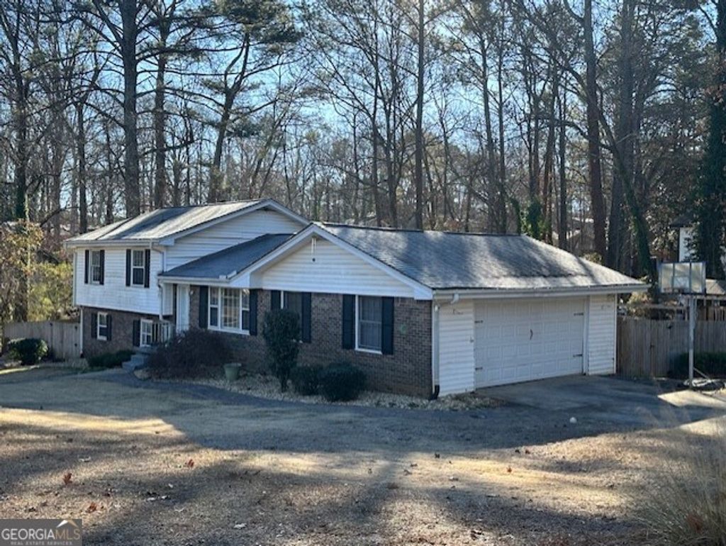 Photo of 6892 Maddox Road, Morrow, GA 30260 (MLS # 10674227)