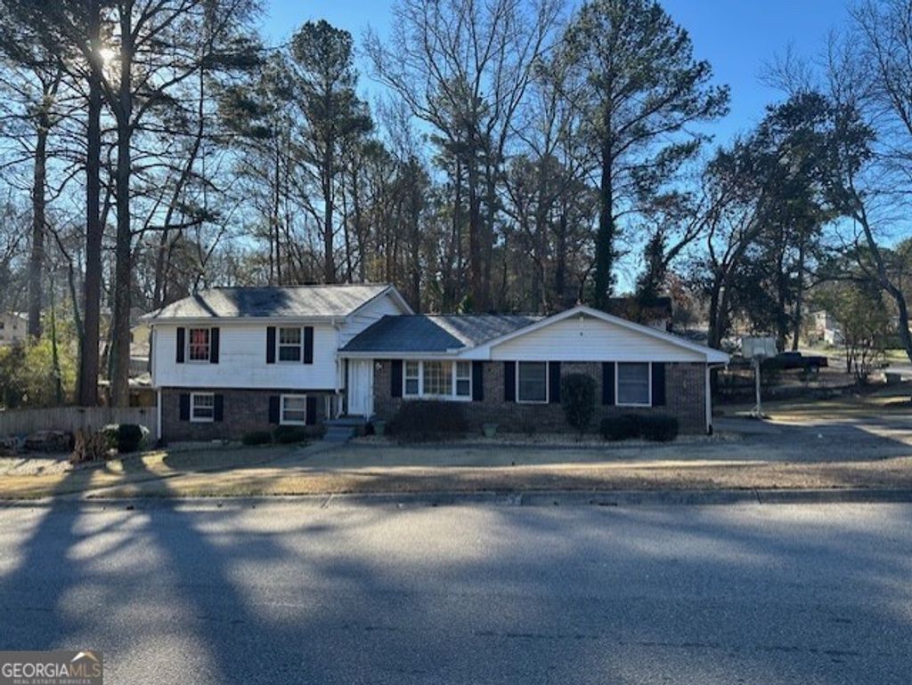 Photo of 6892 Maddox Road, Morrow, GA 30260 (MLS # 10674227)