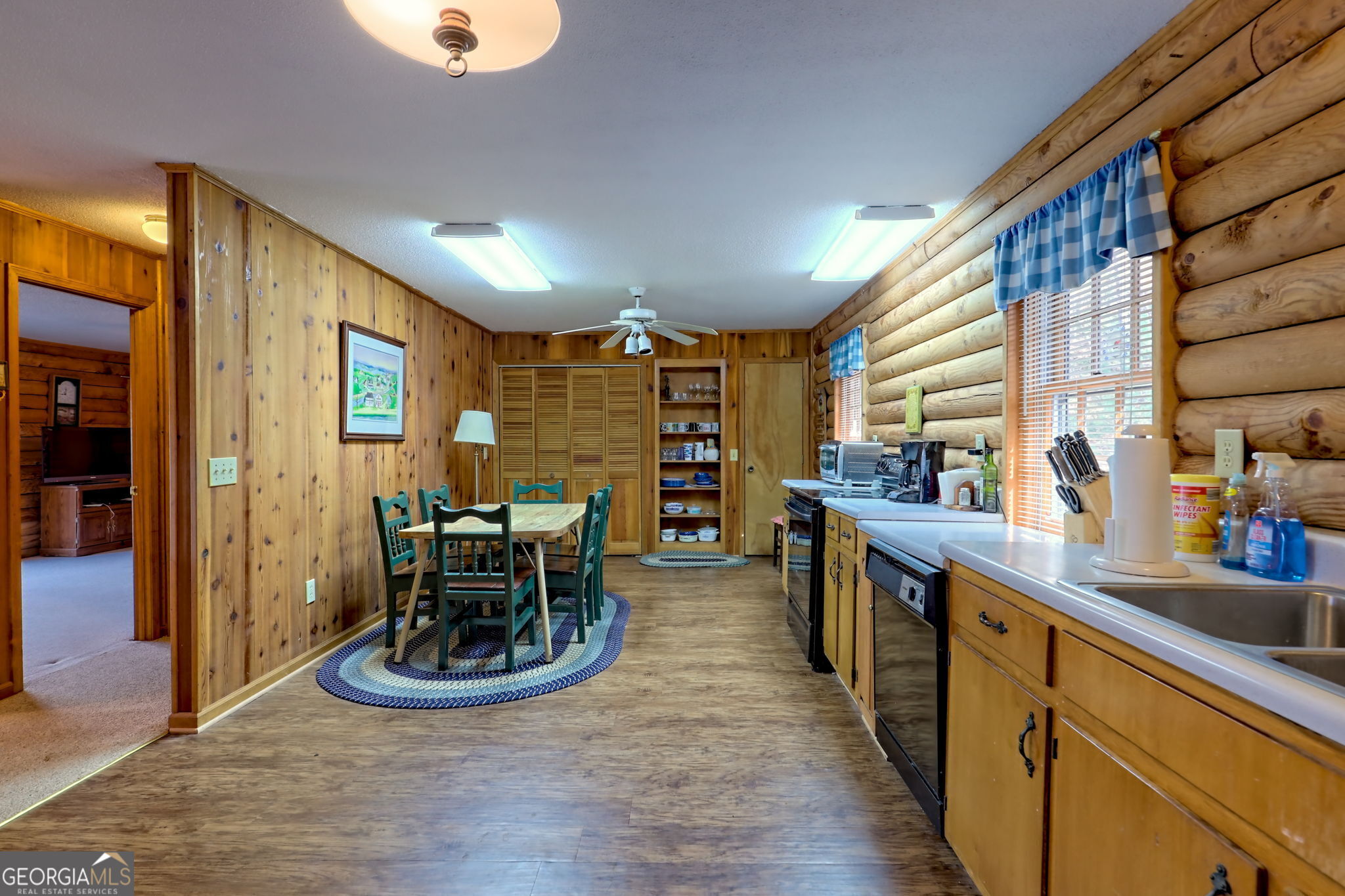 Tiger, Georgia 30576, United States, 4 Bedrooms Bedrooms, ,2 BathroomsBathrooms,Residential,Active,8137