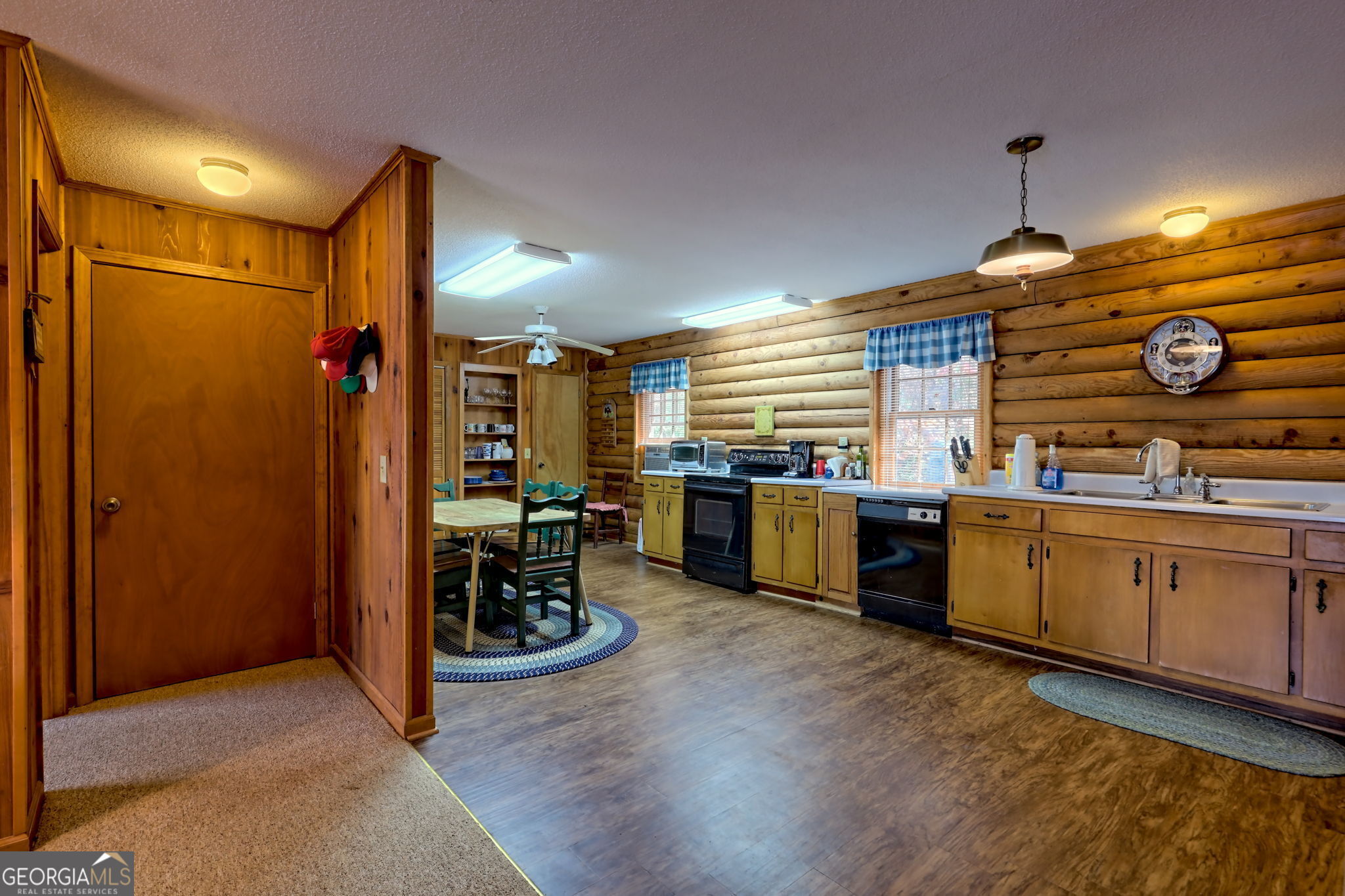 Tiger, Georgia 30576, United States, 4 Bedrooms Bedrooms, ,2 BathroomsBathrooms,Residential,Active,8137