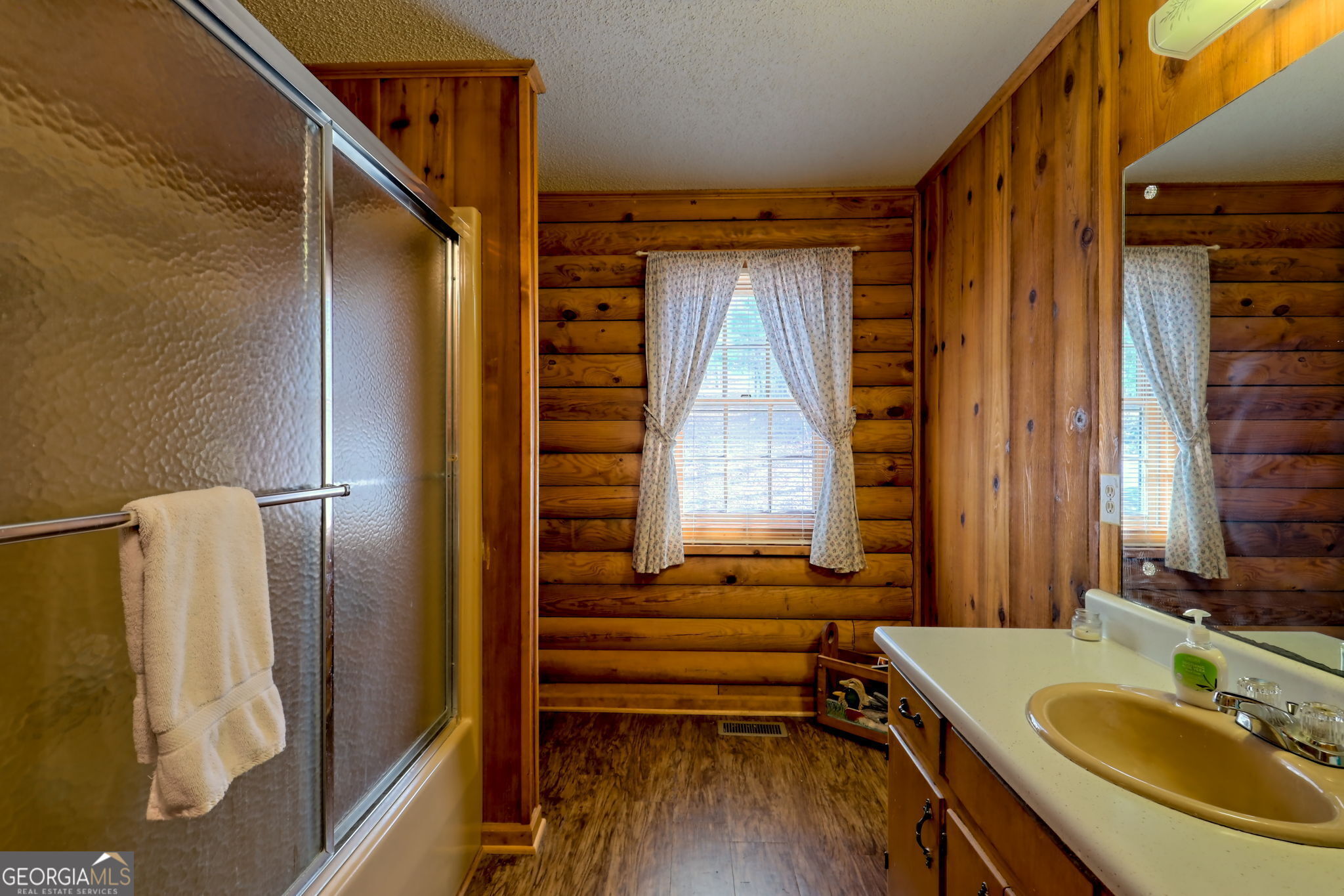 Tiger, Georgia 30576, United States, 4 Bedrooms Bedrooms, ,2 BathroomsBathrooms,Residential,Active,8137