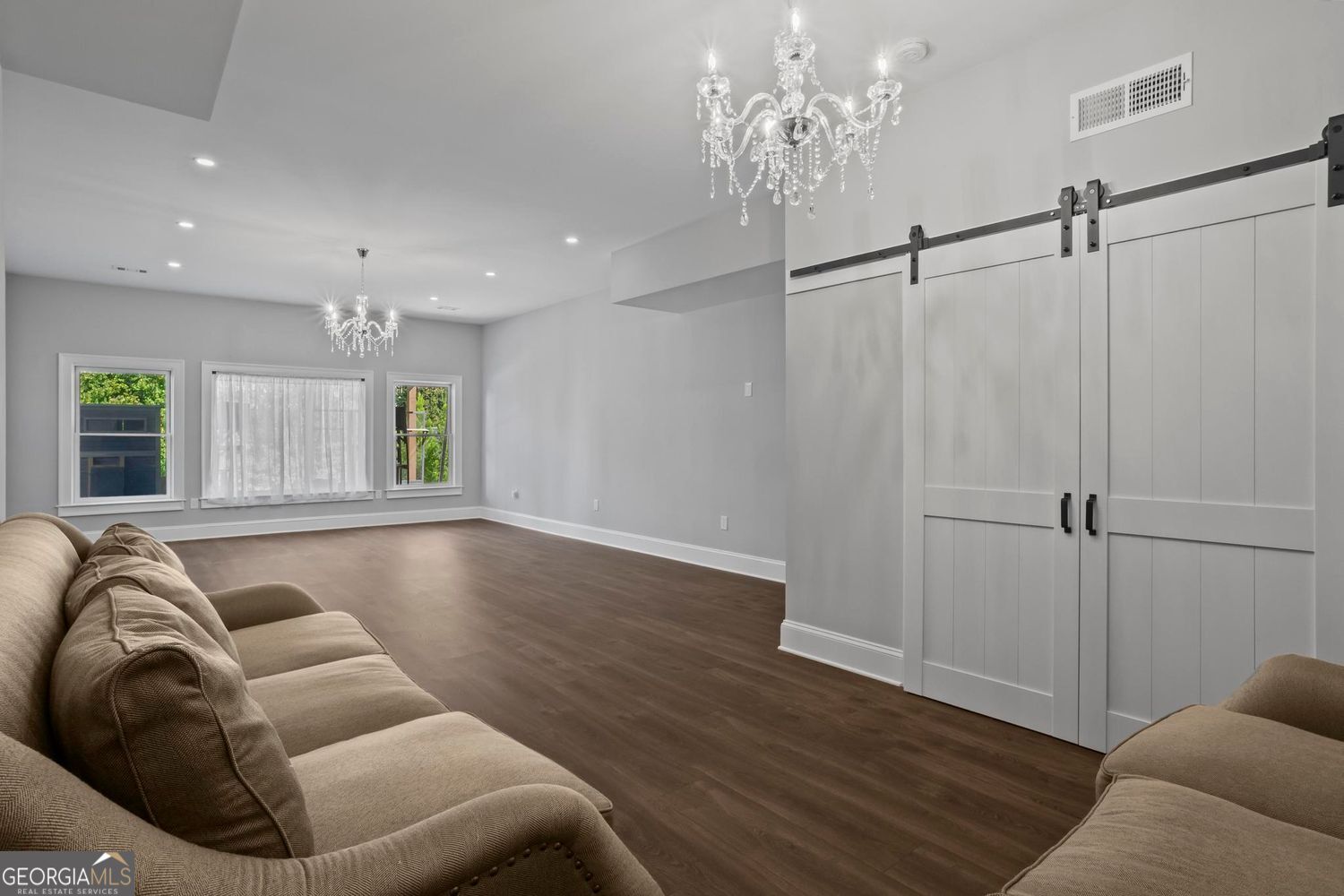 Cumming, Georgia 30041, United States, 5 Bedrooms Bedrooms, ,6 BathroomsBathrooms,Residential,Active,210702