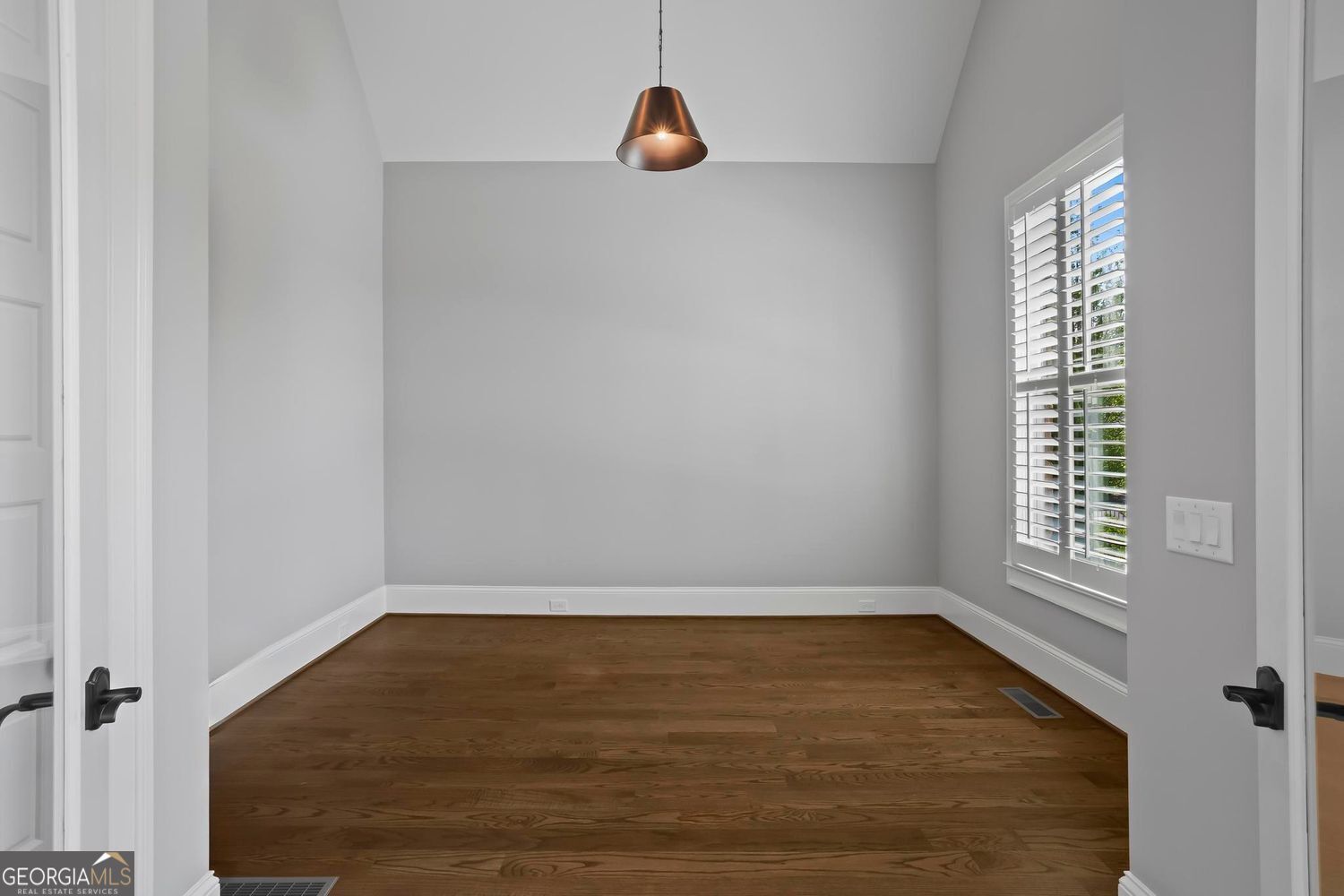 Cumming, Georgia 30041, United States, 5 Bedrooms Bedrooms, ,6 BathroomsBathrooms,Residential,Active,210702