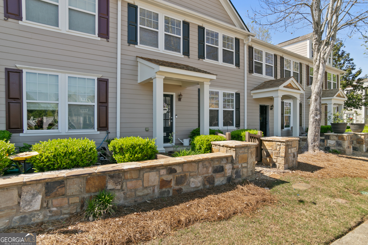207 River Green AVE