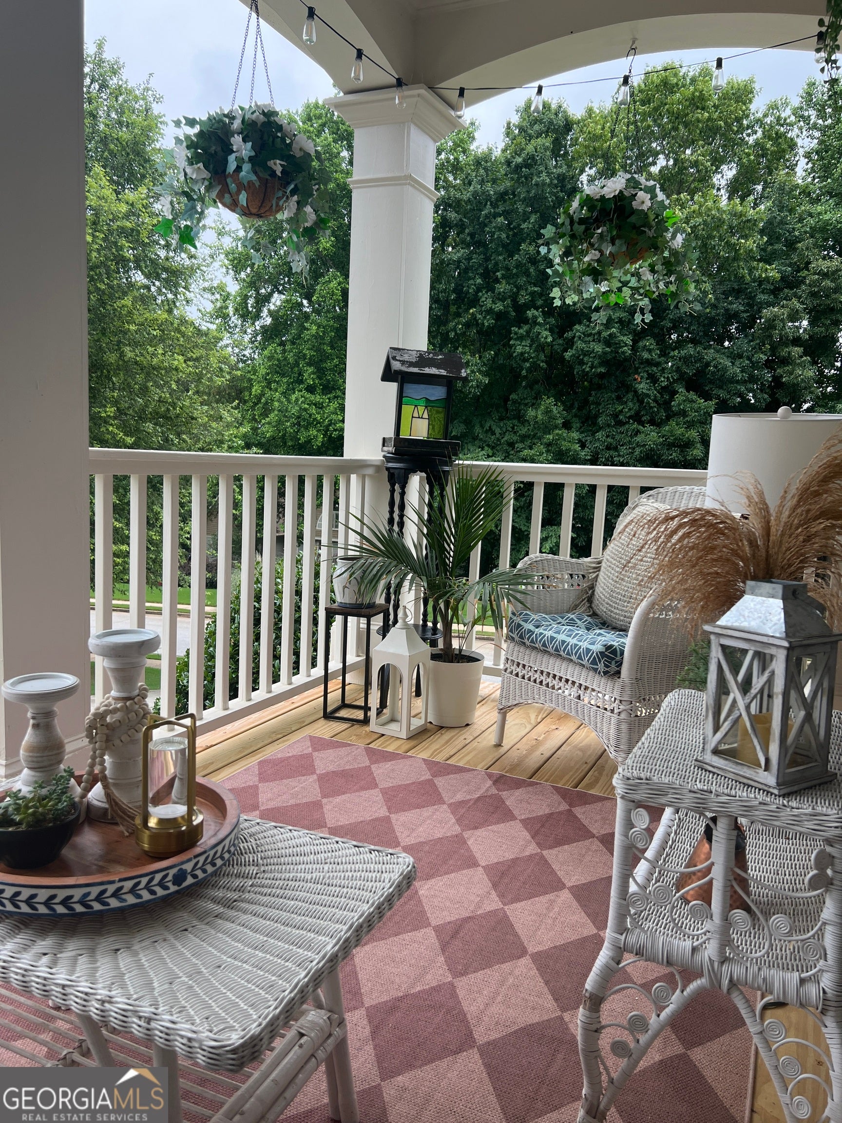446 Lakeshore DR