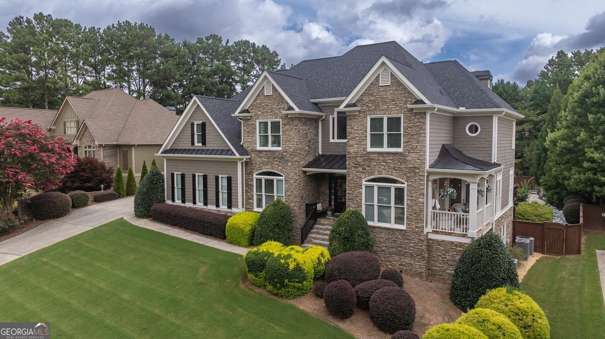446 Lakeshore DR