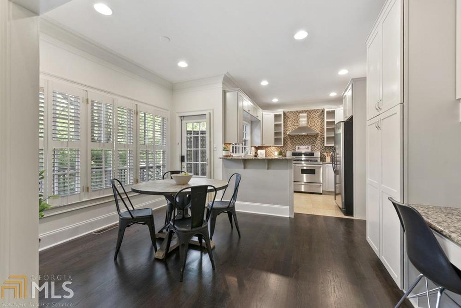 Woodland Hills - Residential