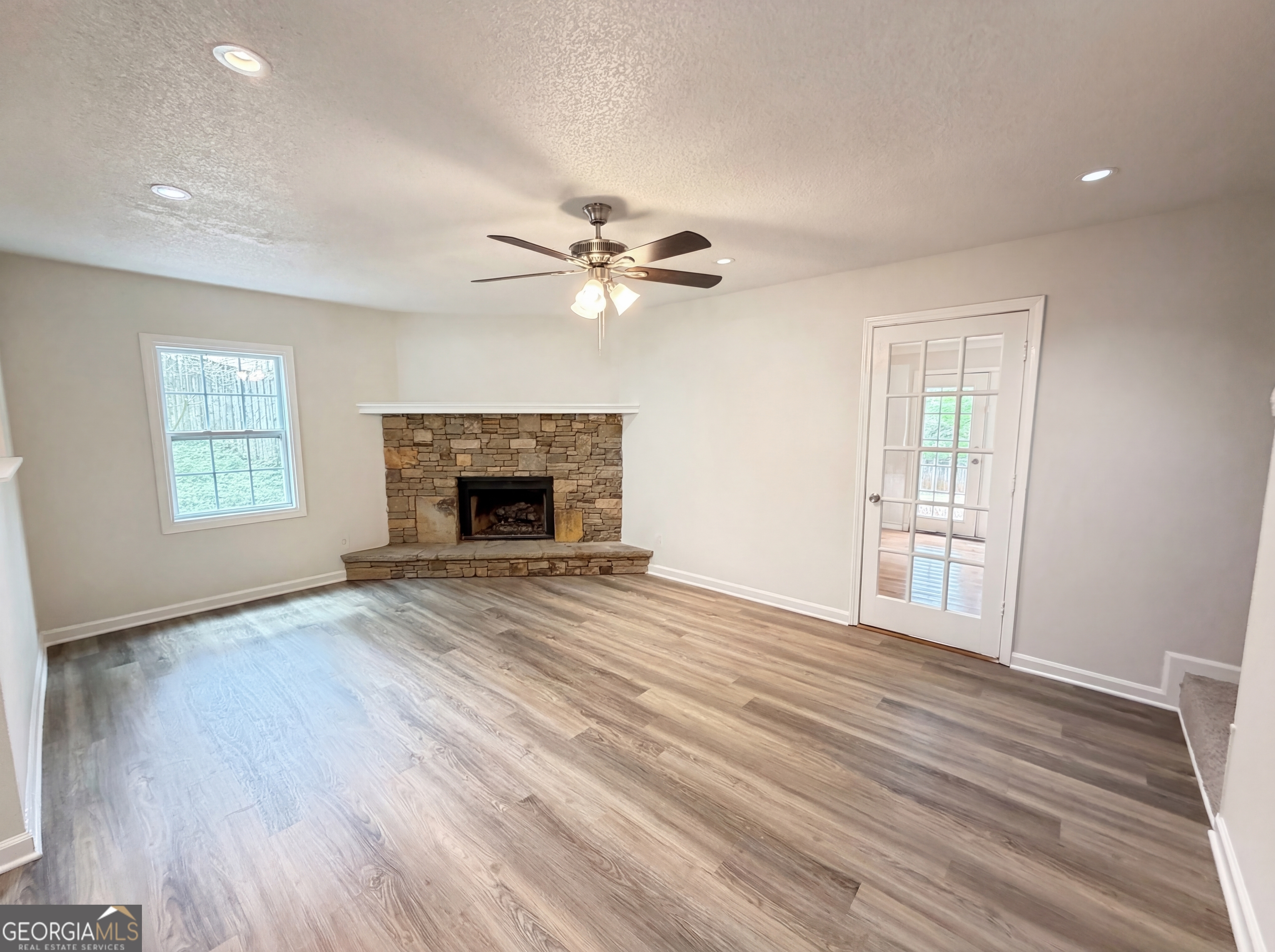 5073 Farm Valley DR NE