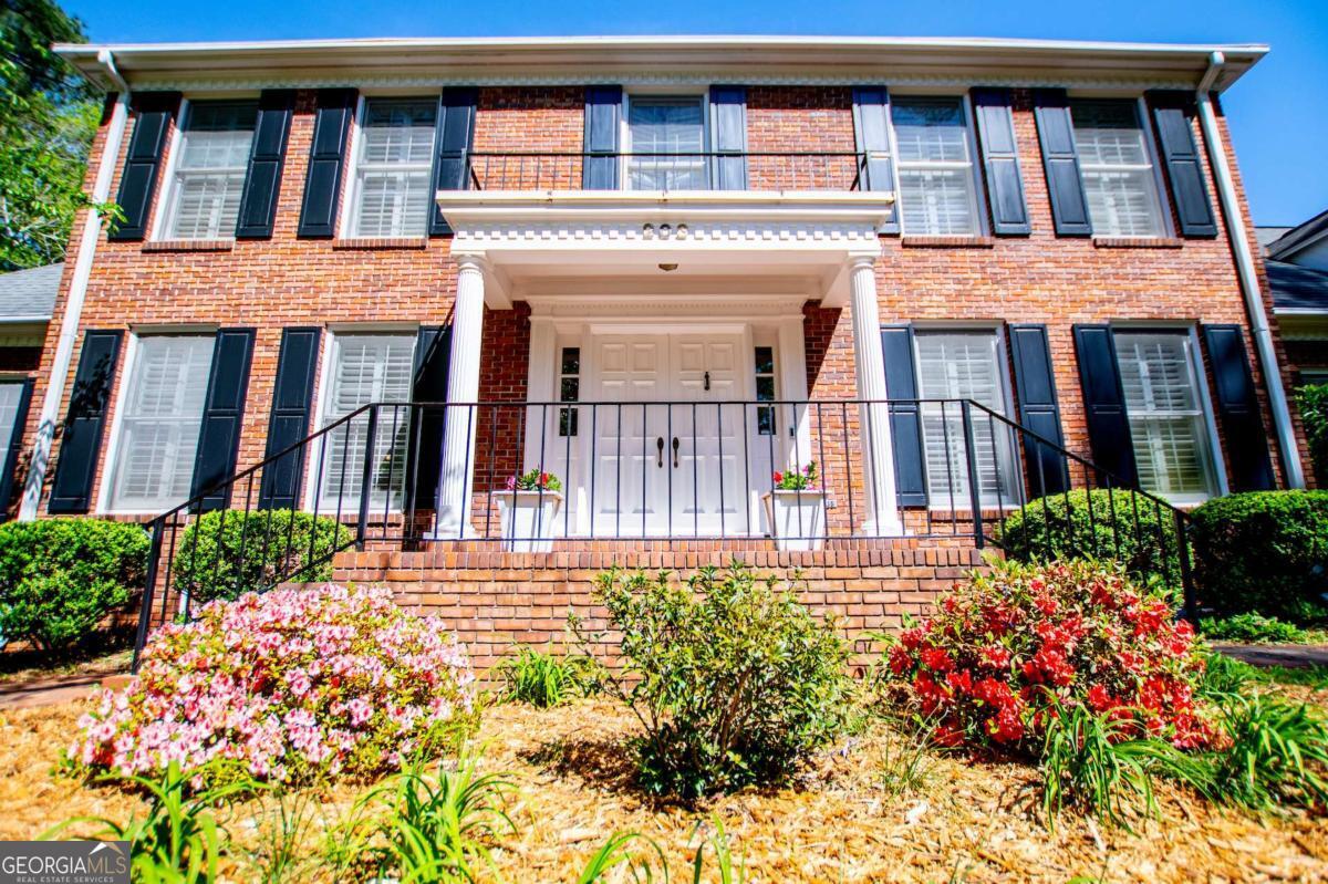 203 S Ole Hickory TRL