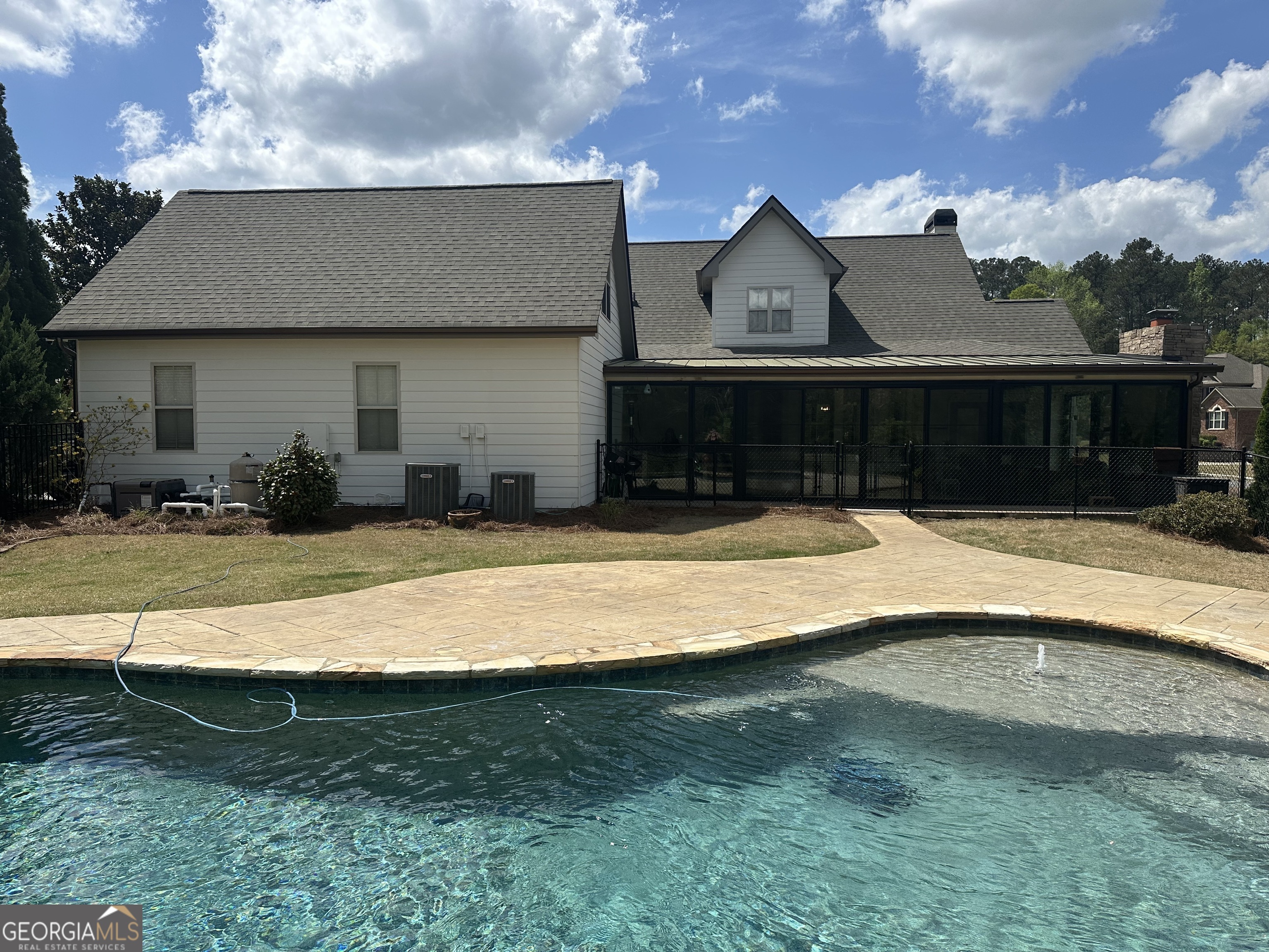 325 Brook Hollow LN