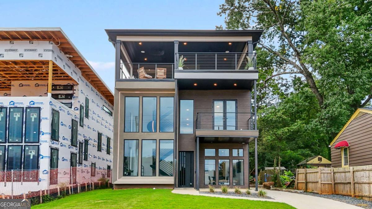 1039 Avondale AVE SE