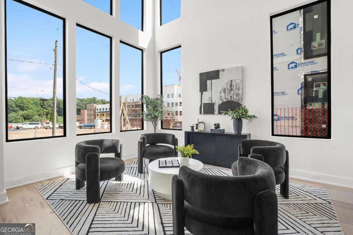 1039 Avondale AVE SE