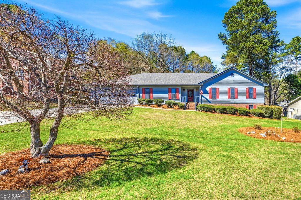 Photo of 5215 Ashford Court SW, Lilburn, GA 30047 (MLS # 10711189)