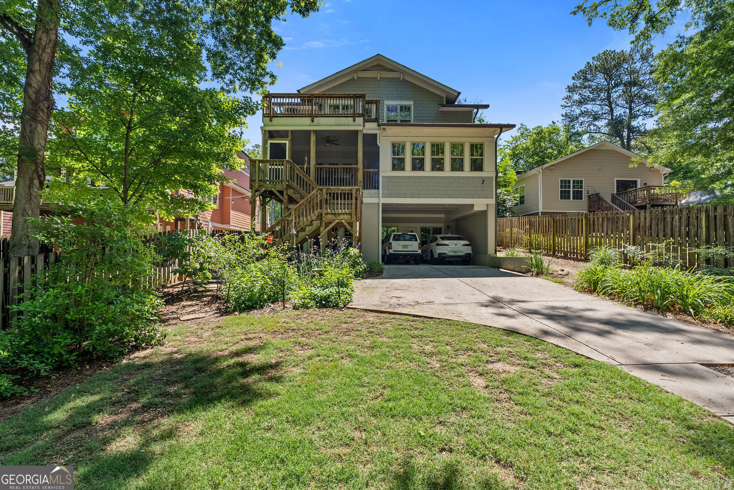 629 2nd AVE
