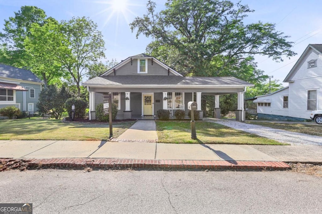 Photo of 201 Oak Street, Hogansville, GA 30230 (MLS # 10839739)