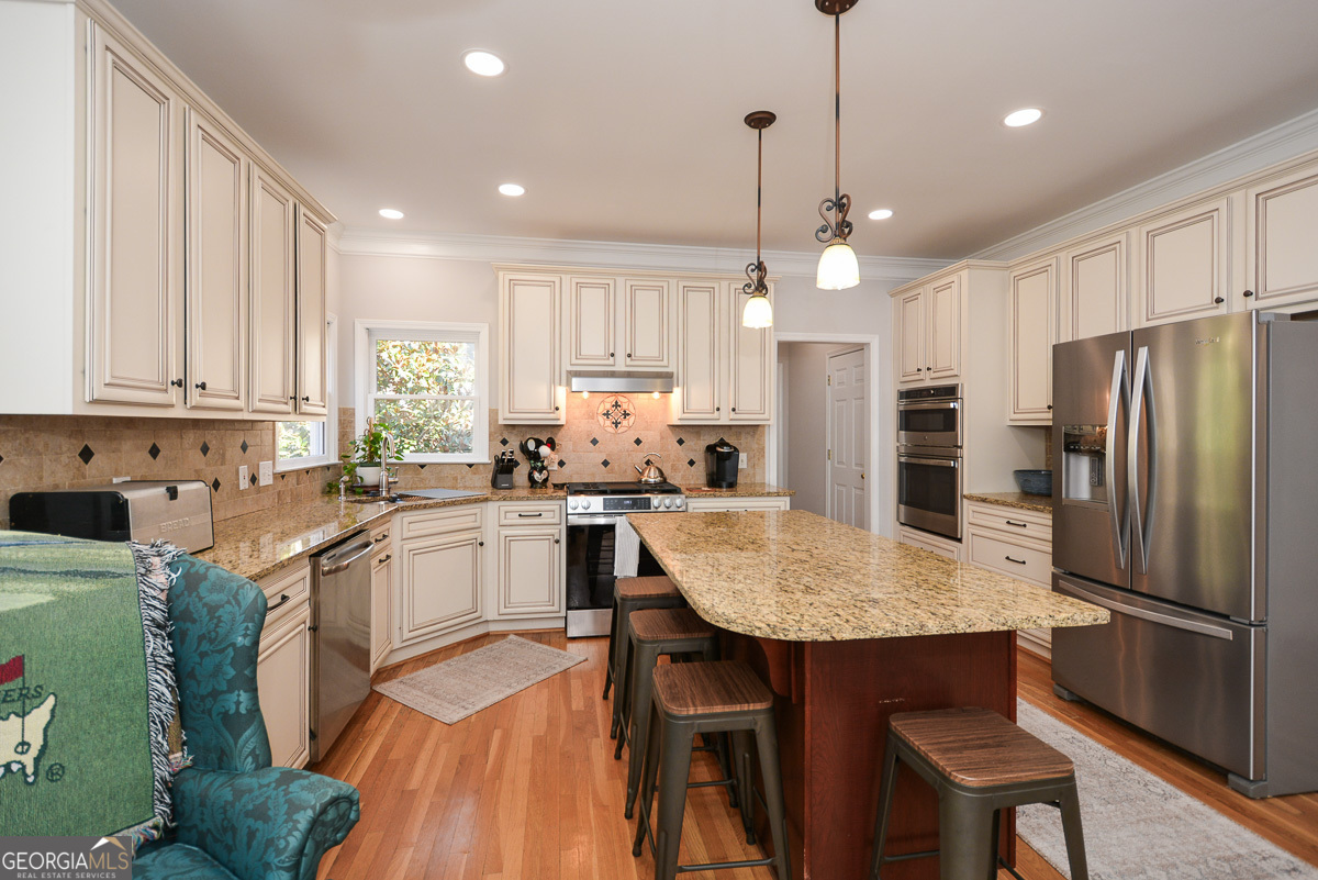 Woodstock, Georgia 30189, United States, 5 Bedrooms Bedrooms, ,4 BathroomsBathrooms,Residential,Pending,8984