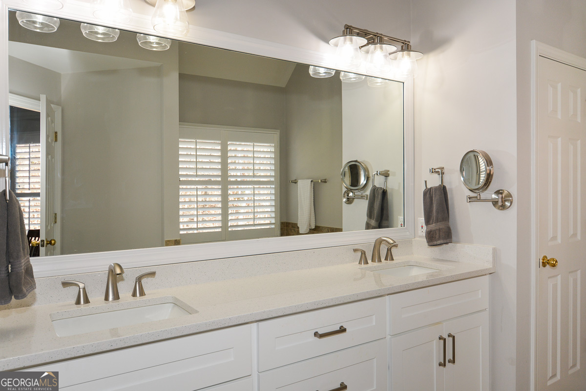 Woodstock, Georgia 30189, United States, 5 Bedrooms Bedrooms, ,4 BathroomsBathrooms,Residential,Pending,8984