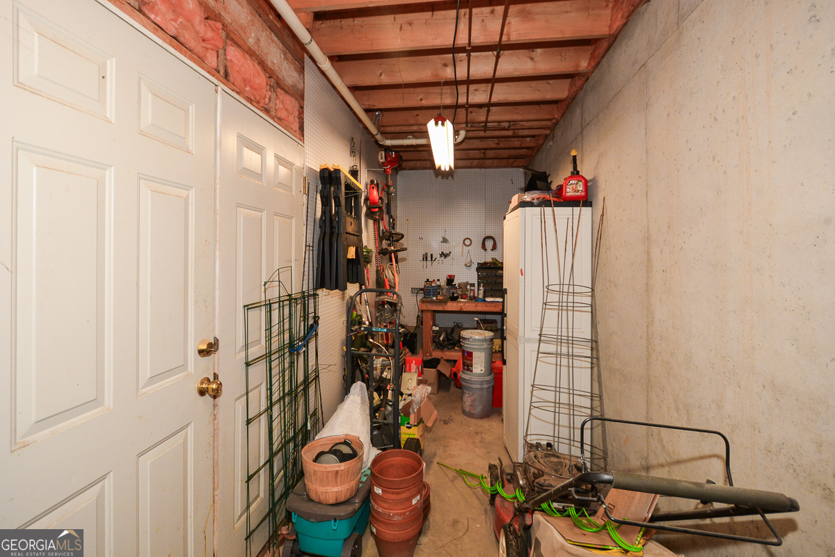 Woodstock, Georgia 30189, United States, 5 Bedrooms Bedrooms, ,4 BathroomsBathrooms,Residential,Pending,8984