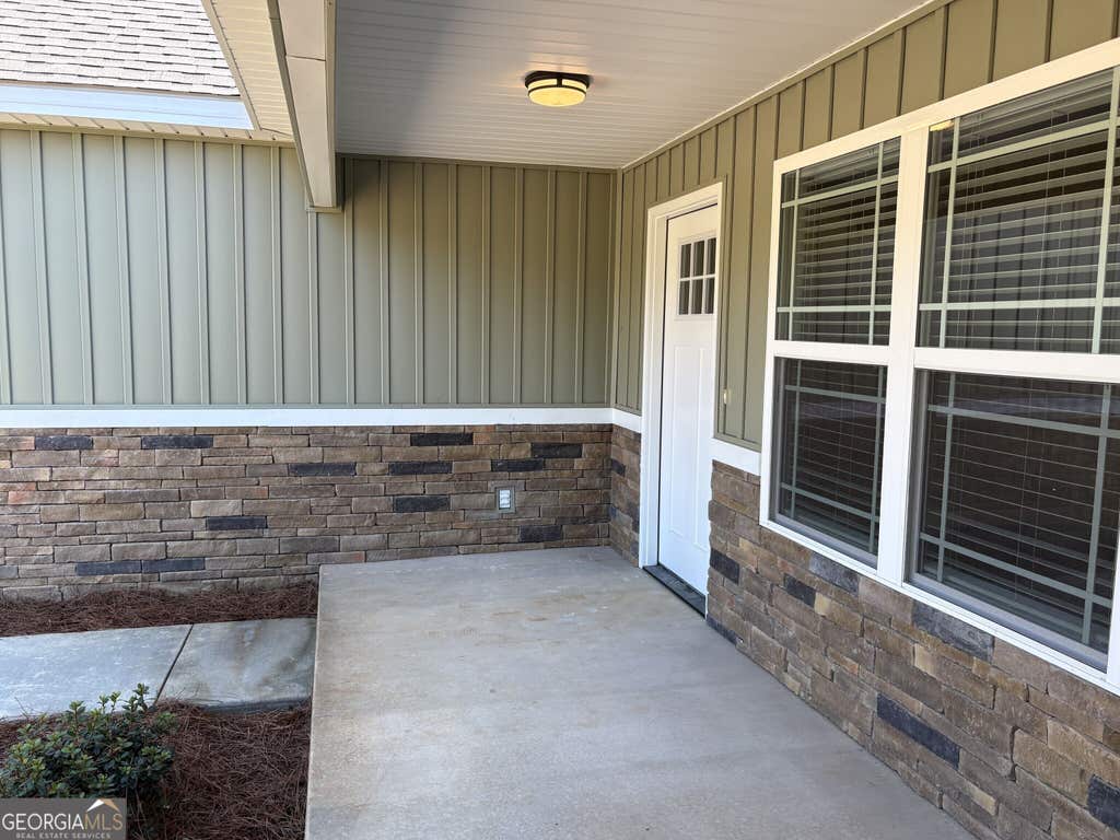 Photo of 221 Buckingham Parc Circle, East Dublin, GA 31027 (MLS # 10826212)